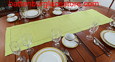 Table runner. Solid color. Macaw Green. 16x54 - Click Image to Close